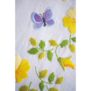 Vervaco SPRING FLOWERS Table Runner Kit 80 x 80cm, PN-0162071