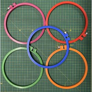 Plastic Embroidery Hoop, Random Colour, Size: 15cm (6&quot;)