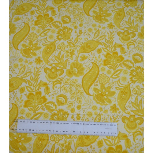 53cm REMNANT Clothworks Sophie Yellow, 112cm Wide Cotton Fabric Y1043.9